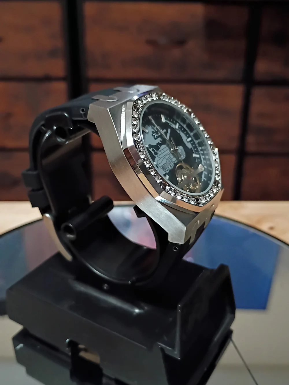 Men's Stainless Steel Silver Watch with Black Dial and Crystal Bezel fully autom